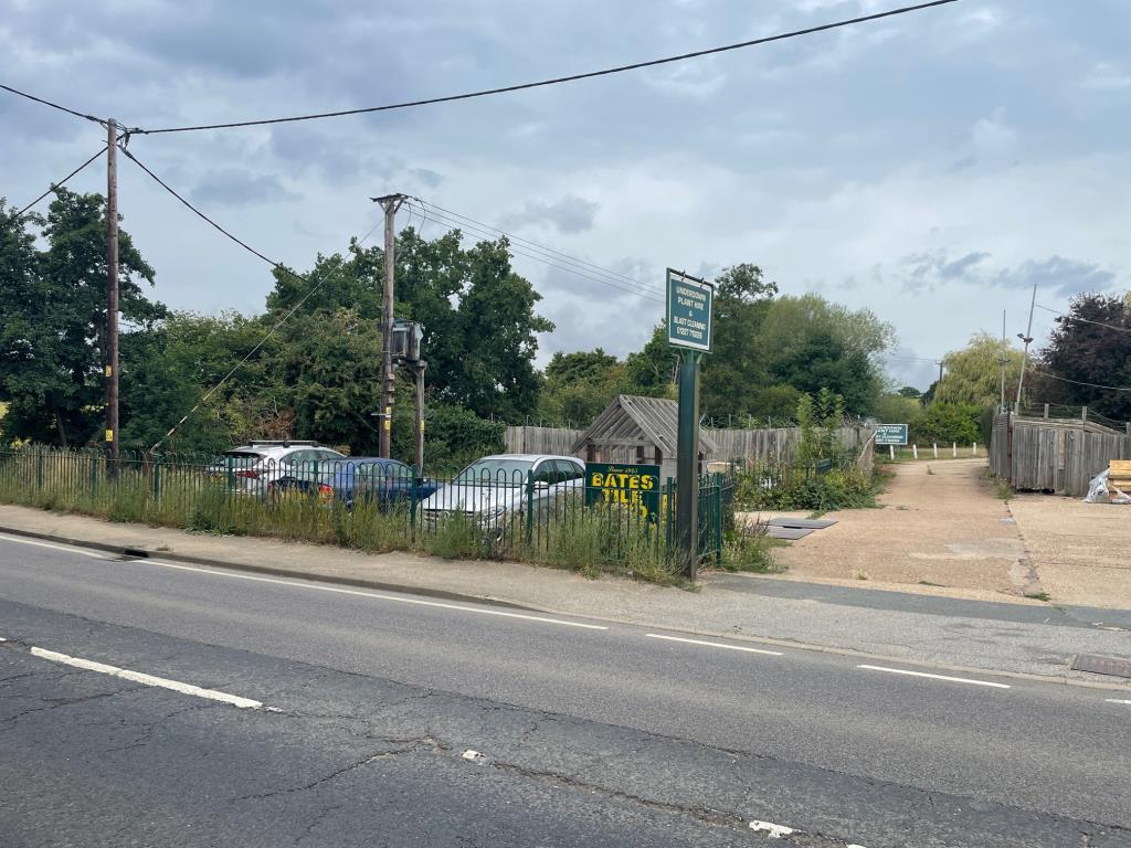 Lot: 82 - FREEHOLD YARD AND COMPOUND WITH POTENTIAL -